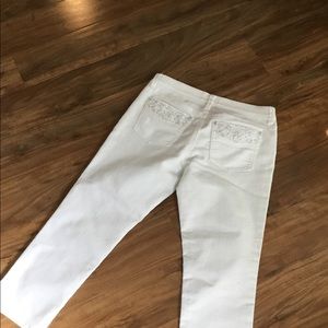 White House Black Market White Crop Pants